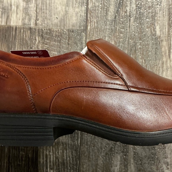 Clarks Men\'s Tan Leather Slip-On Loafers Size 11.5